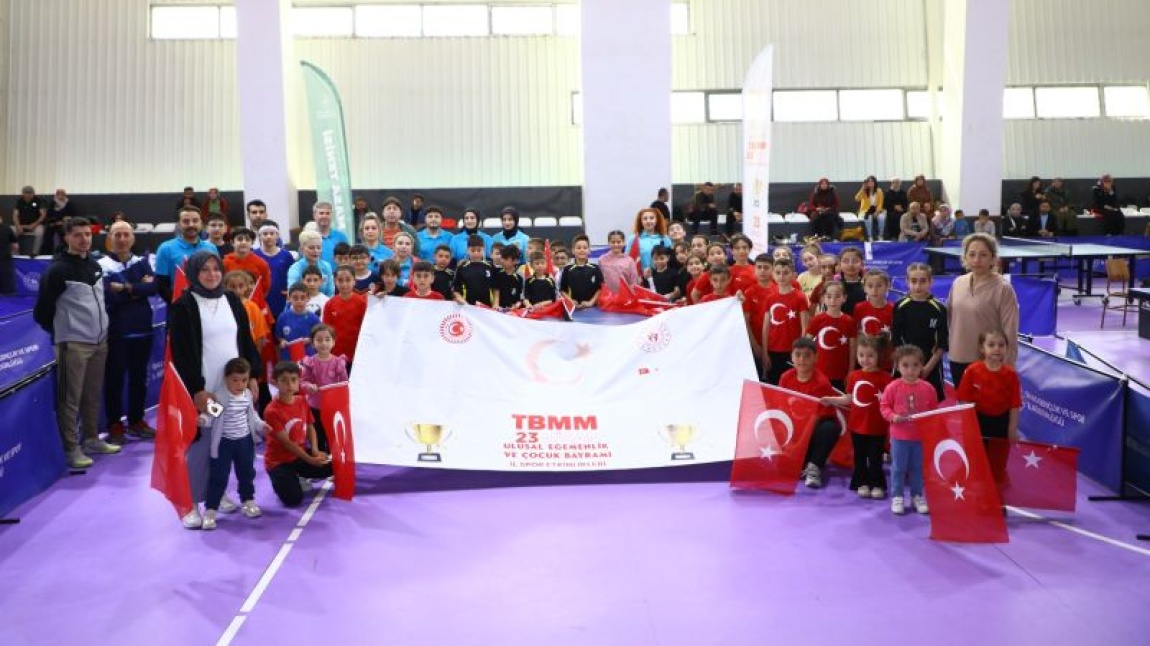23 Nisan Ulusal Egemenlik ve Çocuk Bayramı Minikler Masa Tenisi Turnuvası 